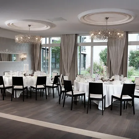 哈尼根城堡酒店