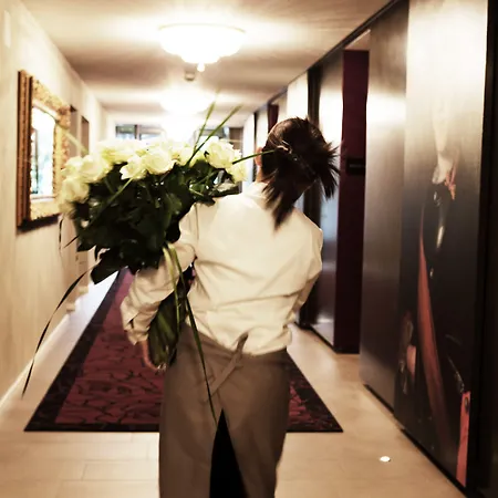 Hotel Schloss Huenigen 4*