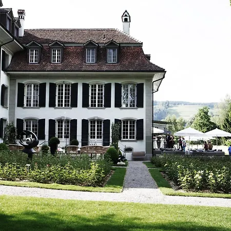 Schloss Huenigen 4*