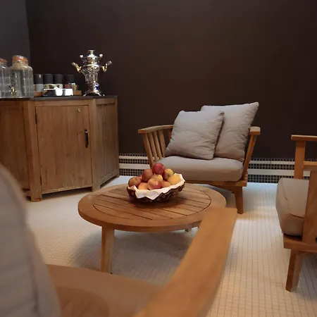 Hotel Schloss Huenigen 4*