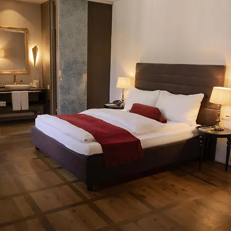 Schloss Huenigen 4*