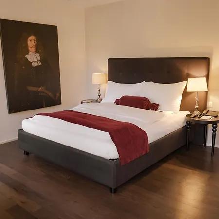 Schloss Huenigen 4*