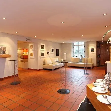 호텔 Schloss Huenigen 4*