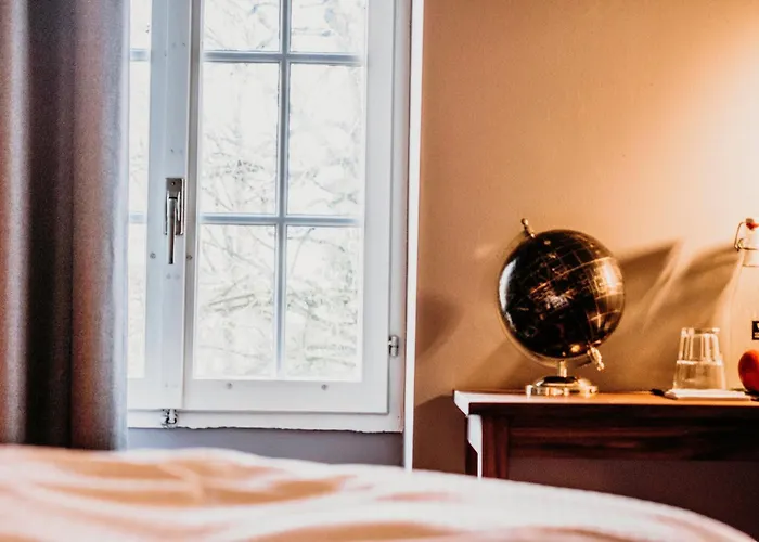 Schloss Huenigen Hotell 4*