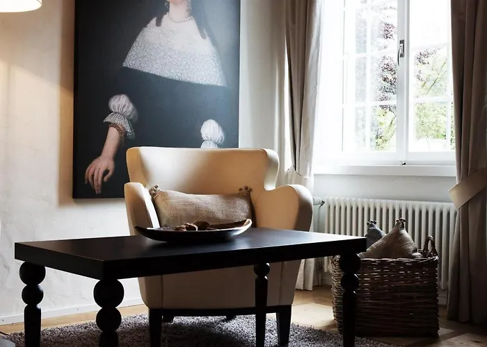 Hotel Schloss Huenigen 4*