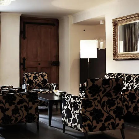 Szálloda Schloss Huenigen