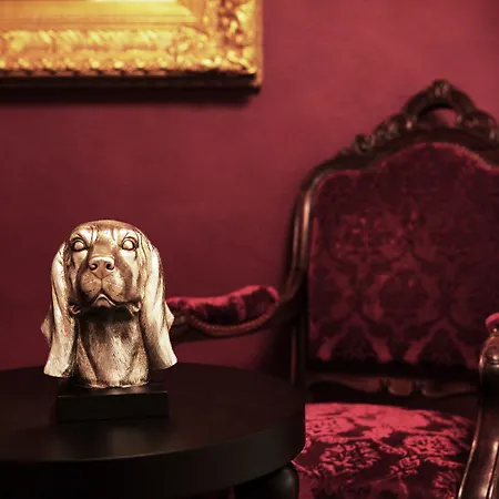 Szálloda Schloss Huenigen 4*