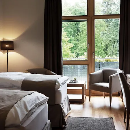 Schloss Huenigen Szálloda 4*