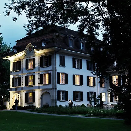 Schloss Huenigen Szálloda 4*